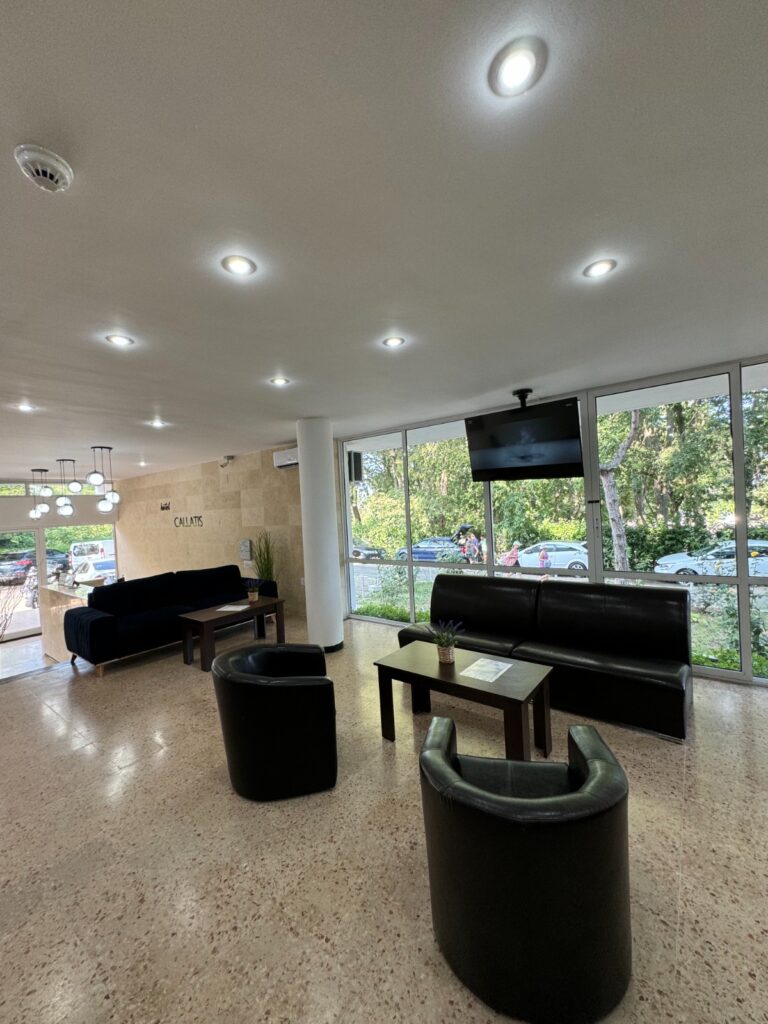 Lobby luminos – Hotel Callatis Neptun
